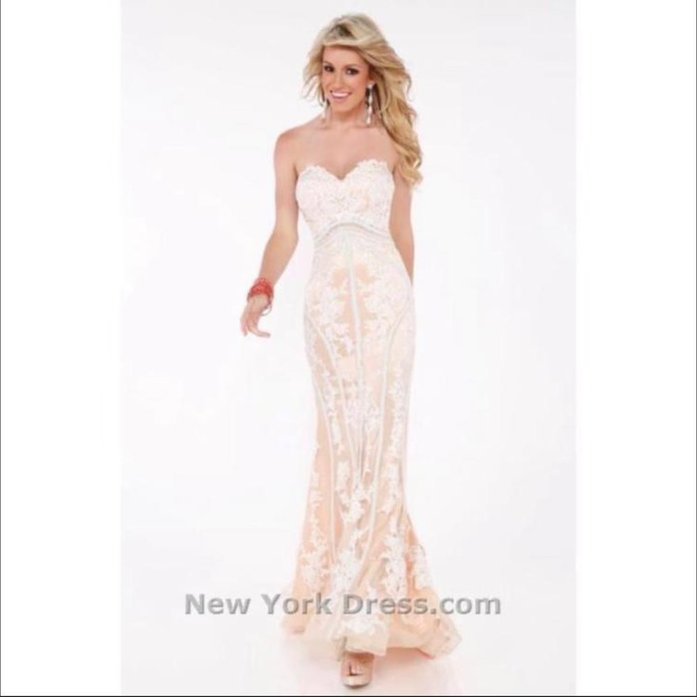 Evening dress, high quality dress, off white sequins,